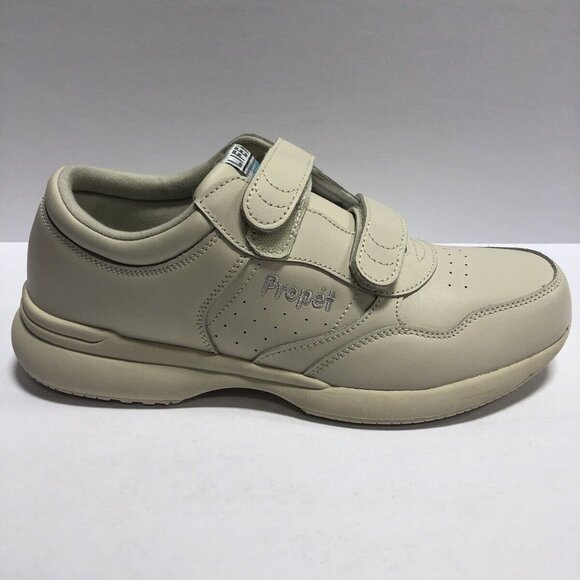 Propet Men's LifeWalker Strap, Black Walking Shoes, Size 10W